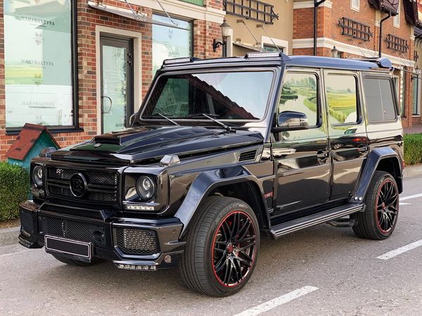 Внедорожник Mercedes Benz G63 Brabus оригинал аренда прокат без водителя с водителем