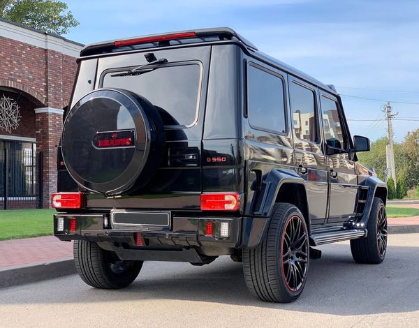 Внедорожник Mercedes Benz G63 Brabus оригинал аренда прокат без водителя с водителем