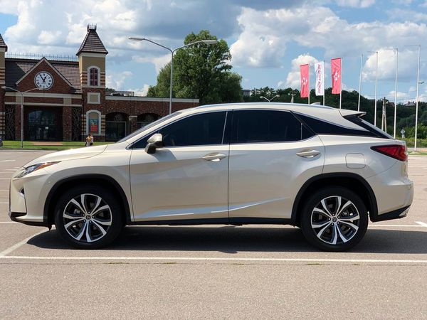 Внедорожник Lexus RX350 аренда прокат без водителя