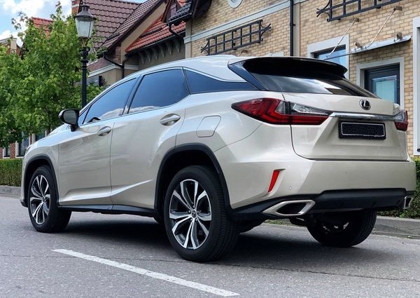 Внедорожник Lexus RX350 аренда прокат без водителя