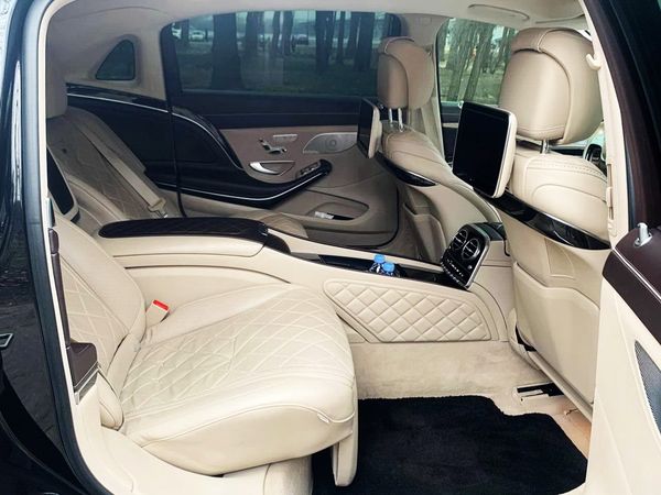 Mercedes-Benz Maybach S-Class аренда авто на свадьбу трансфер вип авто с водителем