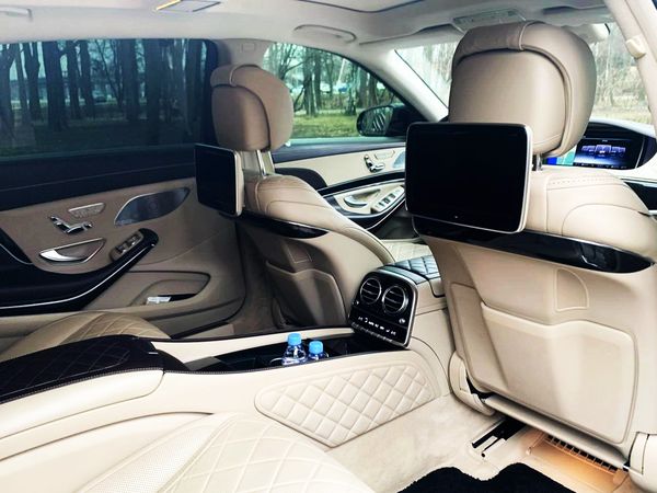 Mercedes-Benz Maybach S-Class аренда авто на свадьбу трансфер вип авто с водителем