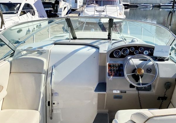 Regal-2860  прокат аренда моторной яхты катера на девичник день рождения