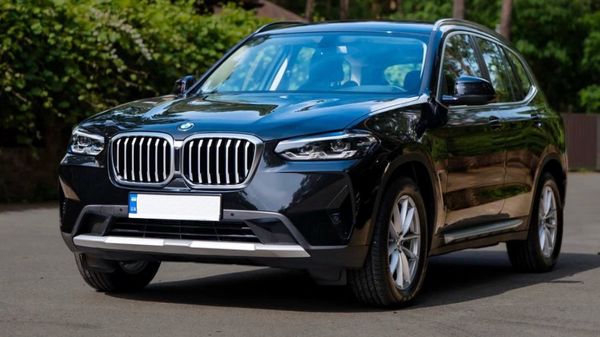 BMW X3 черный внедорожник на прокат без водителя аренда с водителем