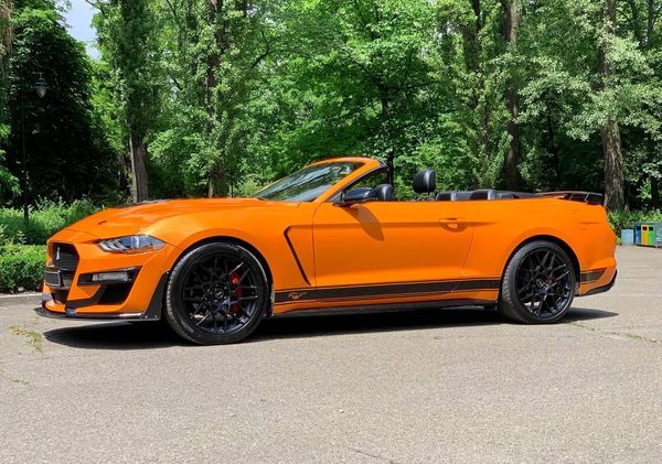 Ford Mustang GT оранжевый кабриолет прокат аренда с водителем без водителя