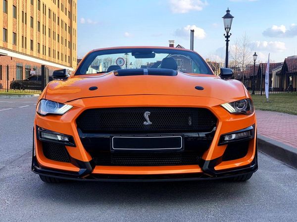 Ford Mustang GT оранжевый кабриолет прокат аренда с водителем без водителя