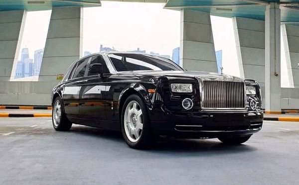 Vip-авто Rolls-Royce Phantom серебристый заказать на прокат