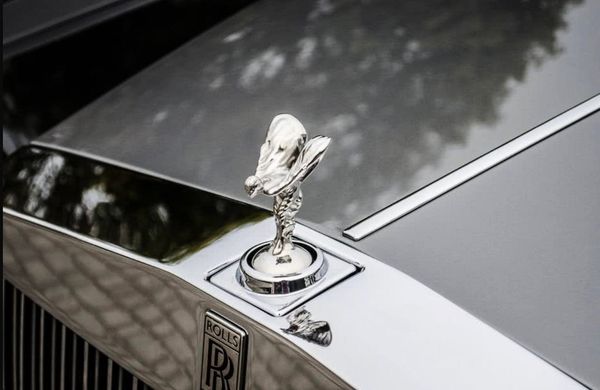 Vip-авто Rolls-Royce Phantom серебристый заказать на прокат