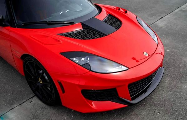 Lotus Evora Sports Racer красный аренда спорткара для свадьбы фотосессии