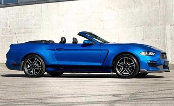 Ford Mustang GT синий кабриолет прокат аренда кабриолет без водителя на свадьбу съемки