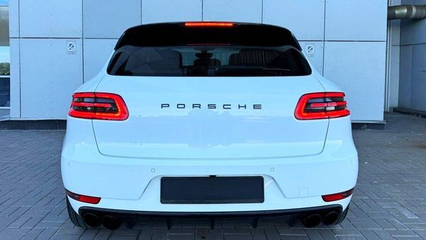 Bнедорожник Porsche Macan S белый прокат аренда с водителем без водителя 