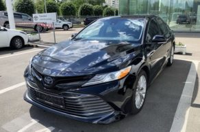 Toyota Camry V70 черная 2022 заказать авто на свадьбу