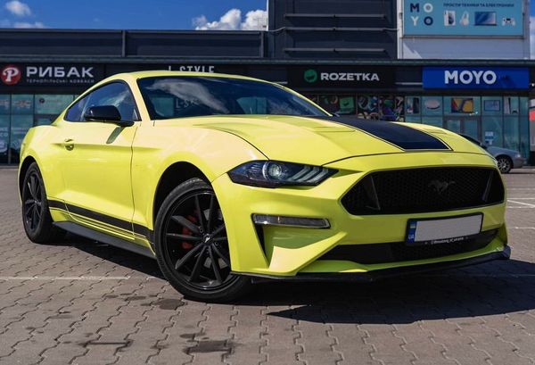 Ford Mustang GT 3.7 салатовый спорткар заказ аренда с водителем на съемки