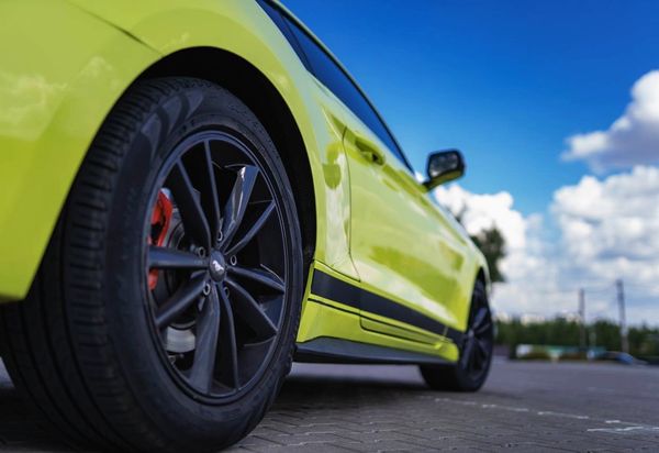 Ford Mustang GT 3.7 салатовый спорткар заказ аренда с водителем на съемки