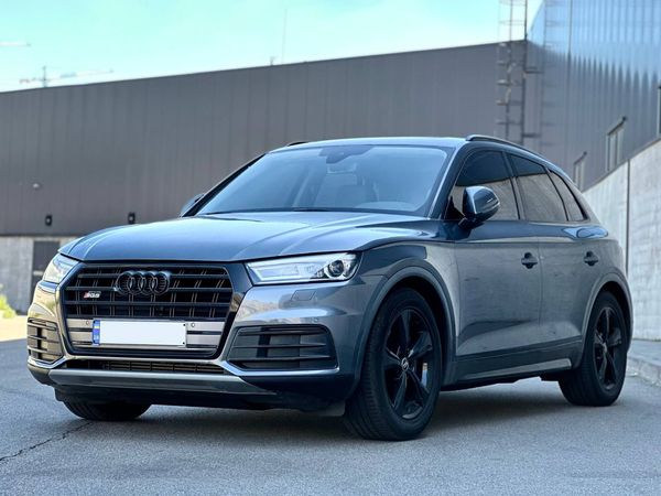 Внедорожник Audi Q5-Quattro серо-голубой аренда прокат без водителя