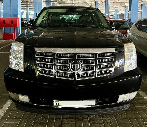 Внедорожник Cadillac Escalade заказать джип на свадьбу