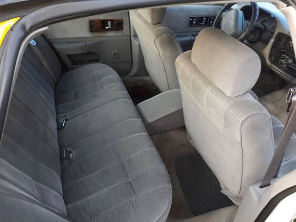 Chevrolet Caprice оренда авто жовте таксі на зйомки в Києві