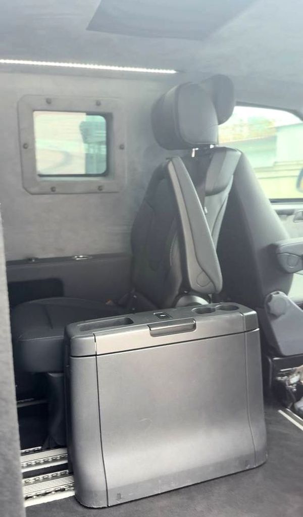 Бронированный микроавтобус Volkswagen Transporter T6 B6 прокат без водителя 