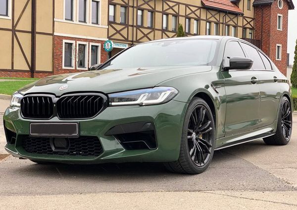 BMW M5 прокат оренда авто на весілля зйомки з водієм без водія