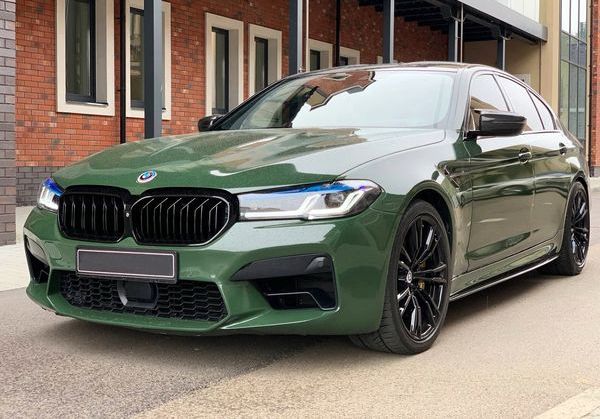 BMW M5 прокат оренда авто на весілля зйомки з водієм без водія
