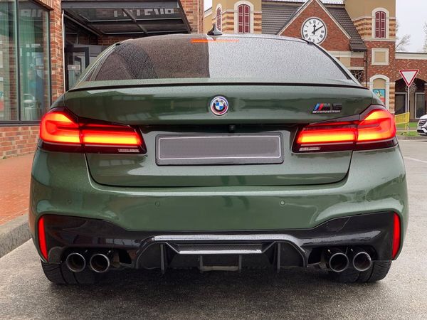 BMW M5 прокат оренда авто на весілля зйомки з водієм без водія