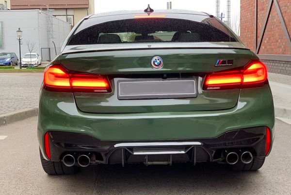 BMW M5 прокат оренда авто на весілля зйомки з водієм без водія