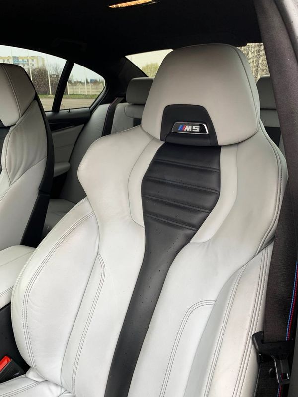 BMW M5 прокат оренда авто на весілля зйомки з водієм без водія