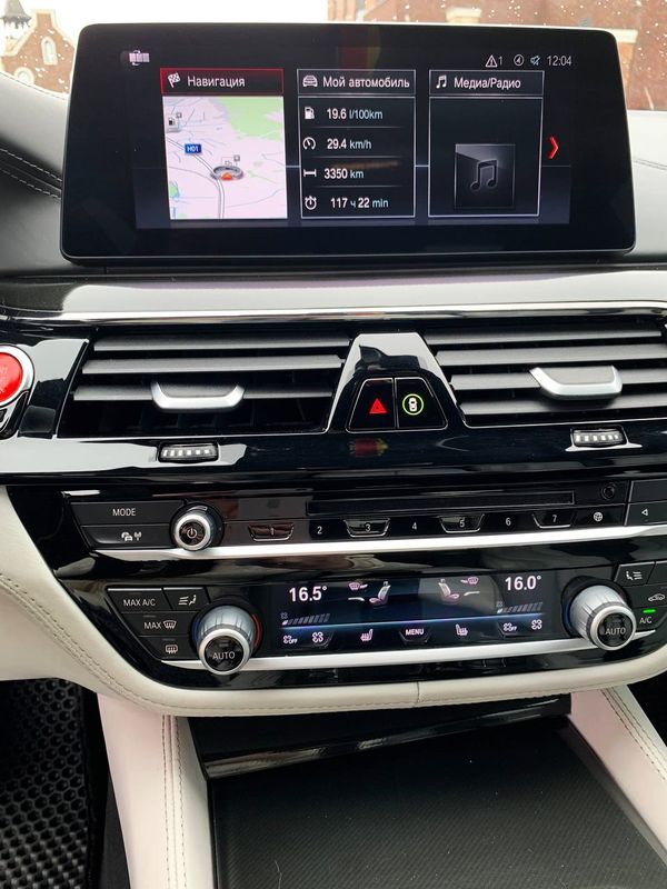 BMW M5 прокат оренда авто на весілля зйомки з водієм без водія