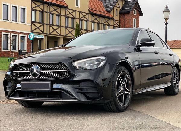 Аренда авто Mercedes Benz E-class EQ W213 E220d черный с водителем 