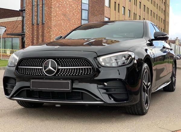 Аренда авто Mercedes Benz E-class EQ W213 E220d черный с водителем 