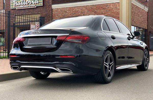 Аренда авто Mercedes Benz E-class EQ W213 E220d черный с водителем 