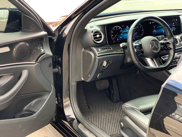 Аренда авто Mercedes Benz E-class EQ W213 E220d черный с водителем 