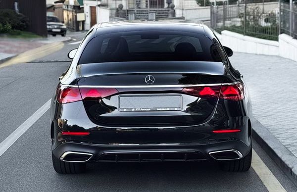 Оренда Mercedes Benz E-class W214 з водієм
