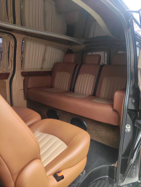 Mercedes Vito чорний 8 місць орендувати на весілля