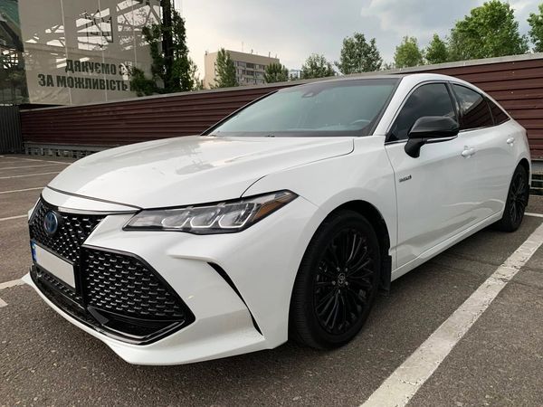 Toyota Avalon біла оренда на весілля 