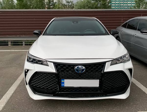 Toyota Avalon біла оренда на весілля 