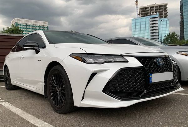 Toyota Avalon біла оренда на весілля 