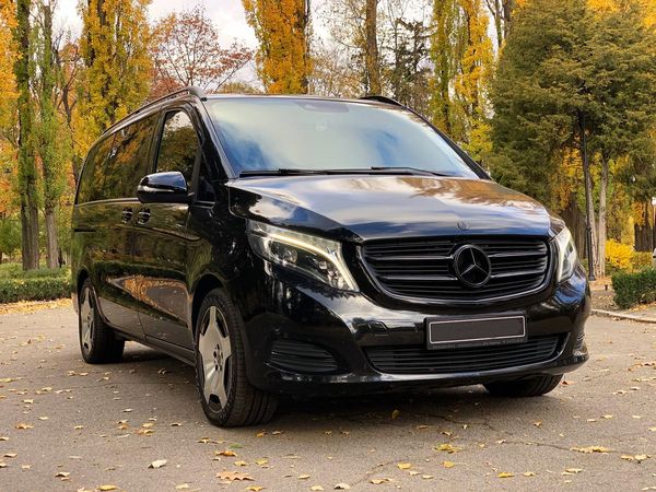 Микроавтобус Mercedes V класс заказать в аренду с водителем без водителя