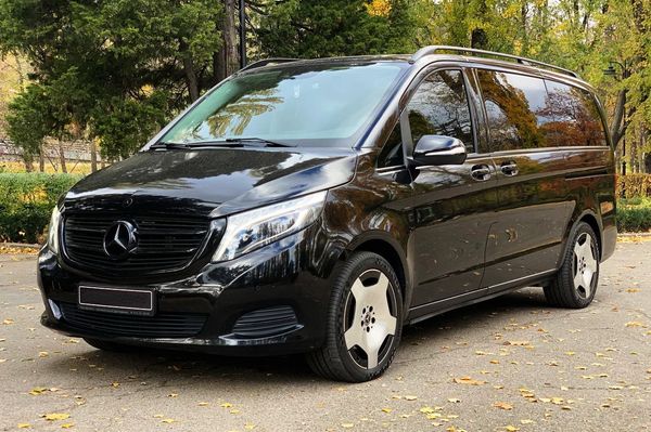 Микроавтобус Mercedes V класс заказать в аренду с водителем без водителя