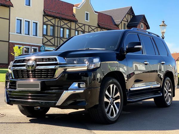  Toyota Land Cruiser 200 напрокат весільний трансфер оренда без водія