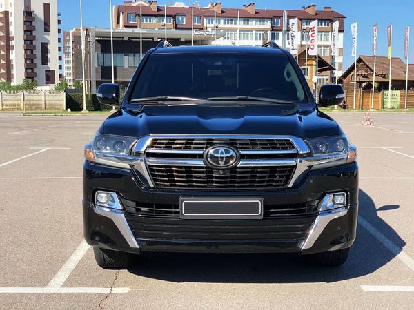  Toyota Land Cruiser 200 напрокат весільний трансфер оренда без водія