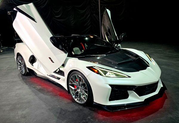 Авто на свадьбу фотосессию Chevrolet Corvette аренда
