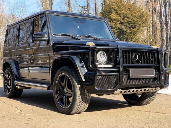 Внедорожник на свадьбу Mercedes Benz G63 без водителя прокат прокат аренда кубик гелентваген