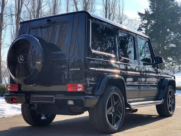 Внедорожник на свадьбу Mercedes Benz G63 без водителя прокат прокат аренда кубик гелентваген