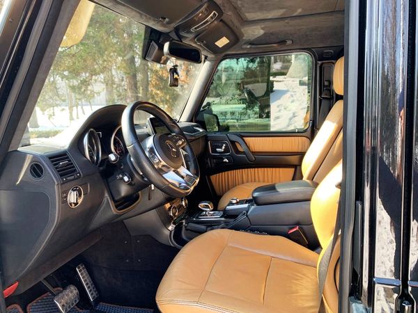 Внедорожник на свадьбу Mercedes Benz G63 без водителя прокат прокат аренда кубик гелентваген