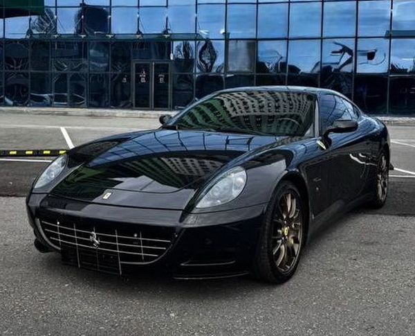 Ferrari 612 черная для фотосессии съемки аренда