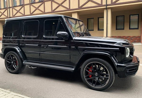 Аренда Mercedes-Benz G63 AMG Гелик без водителя в Киеве