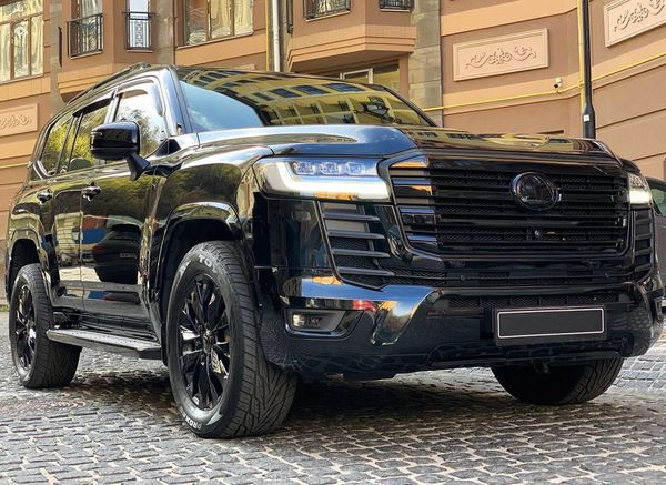 Toyota Land Cruiser 300 прокат джип з водієм на весілля Київ