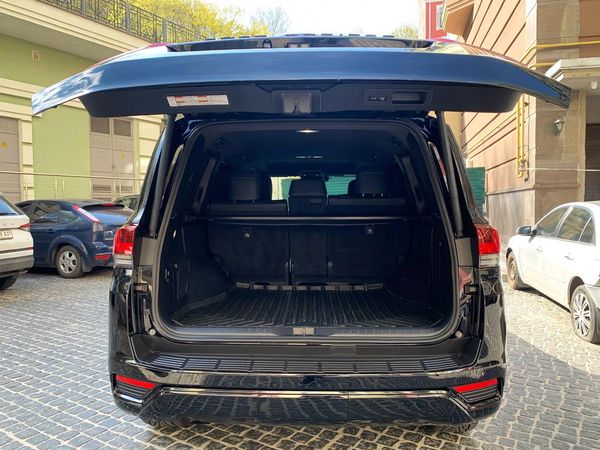 Toyota Land Cruiser 300 прокат джип з водієм на весілля Київ