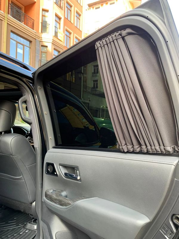 Toyota Land Cruiser 300 прокат джип з водієм на весілля Київ